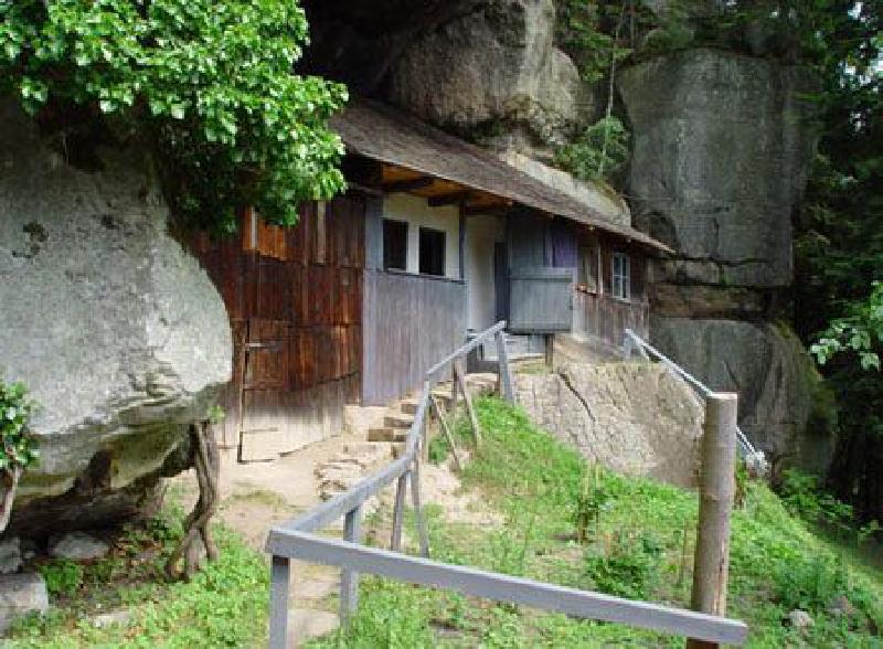 Featured image of post Poveste dintr-o seară de toamnă târzie