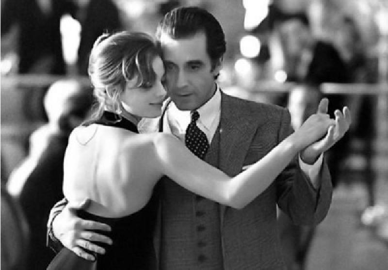 Featured image of post Flori de portocal, lemn de santal, chihlimbar, patchouli, note lemnoase