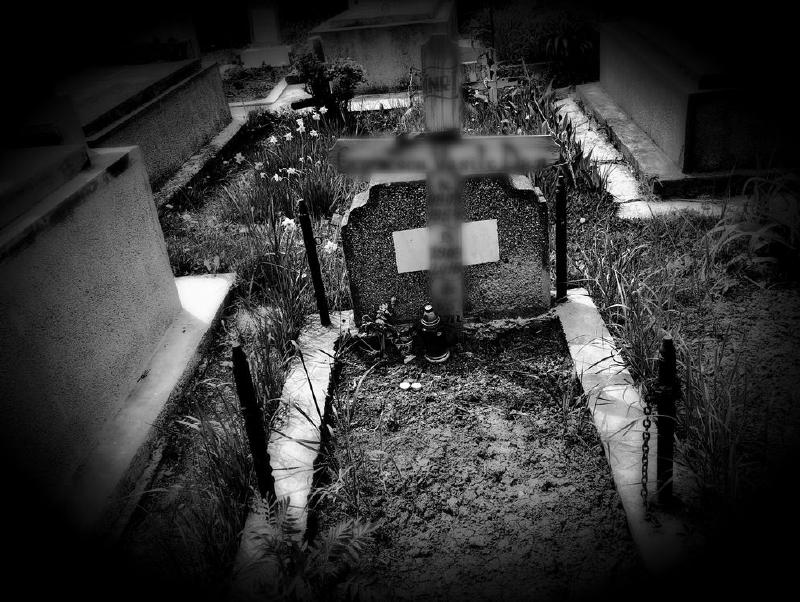 Featured image of post Aici odihnește cel al cărui nume e scris pe apă